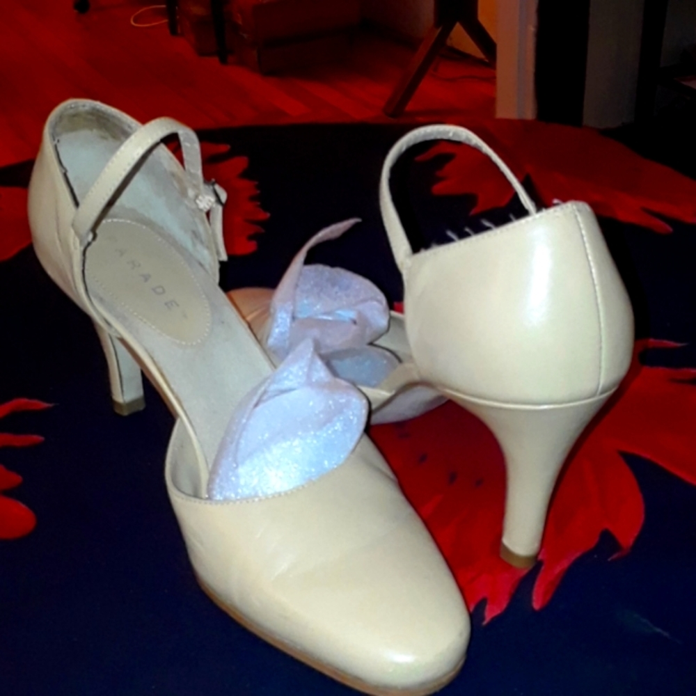 Parade leather shoes with ankle strap